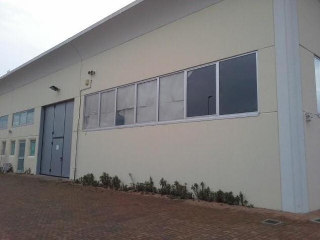 Capannone artigianale in vendita a Le Melorie - Ponsacco 280 mq Rif: 1431677