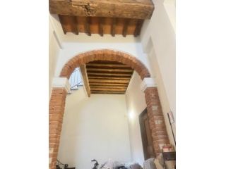 Trilocale in affitto a Pietrasanta