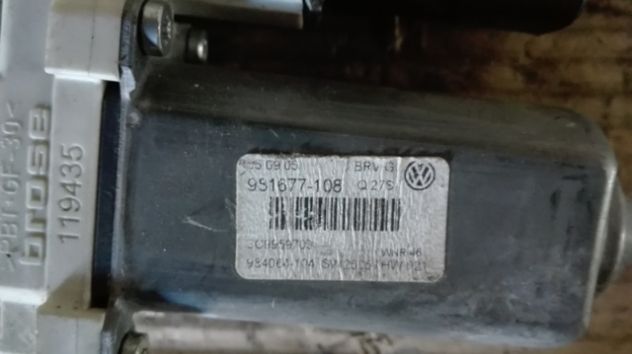 Motorino alzacristallo posteriore SX Vw Passat B6 del 2007 - Foto 2