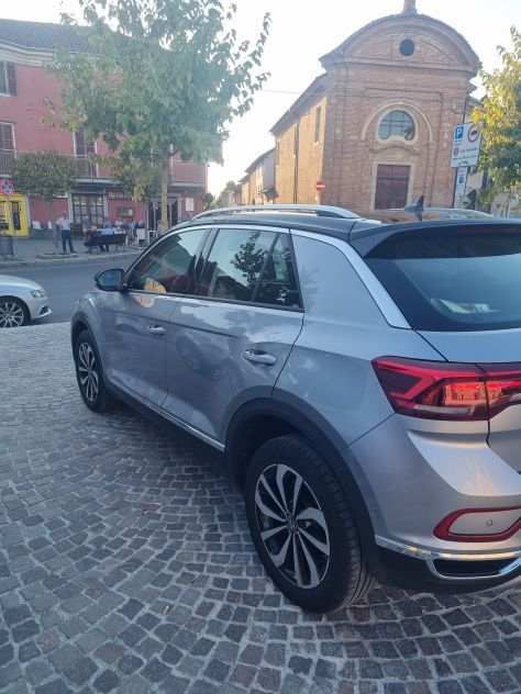 Volkswagen T-Roc 1.5 TSI Style – 2023 – 42.000 km – Unico Proprietario - Foto 4