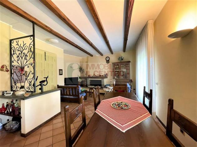Vicino al Centro di Sarzana Villa trifamigliare con fondi commerciali e giardino - Foto 10