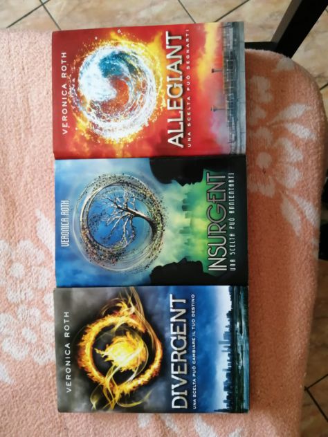 Libri fantasy saghe complete - NUOVI - Foto 2