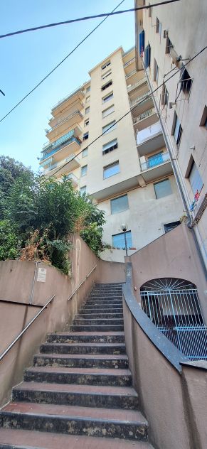 Appartamento con ampi spazi esterni in Salita degli Angeli (Dinegro) - Foto 10