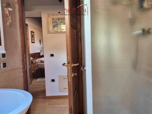 APPARTAMENTO CON DUE CAMERE DA LETTO IMMERSO NEL VERDE - Foto 14