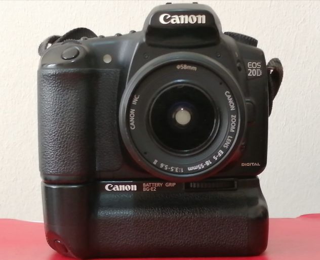 CANON 20D + Battery Grip + Canon 18-55 mm f/3.5-5.6 II
