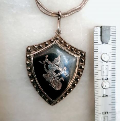 ANTICO PENDENTE IN ARGENTO STERLING FINEMENTE CESELLATO, THAILANDIA 1900. - Foto 9