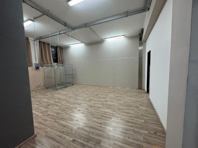 Capannone adatto a deposito/magazzino con uffici a Salsomaggiore T - Foto 10