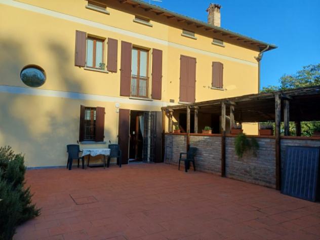 Villa di 231 m² con 5 locali e box auto doppio in vendita a Bomporto