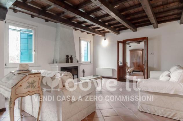Casa indipendente di 300 m² con più di 5 locali e box auto in vendita a Canaro - Foto 2