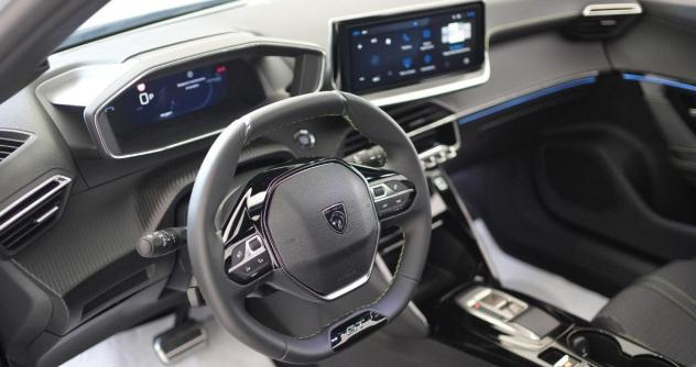 NEW Peugeot 2008 2ª serie Hybrid 145 e-DCS6 GT#TETTO APRIBILE! - Foto 7