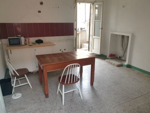 INTERA PALAZZINA NELLE VICINANZE DELLA PIAZZA - Foto 3