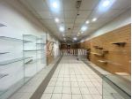 Negozio nel centro commerciale Padano