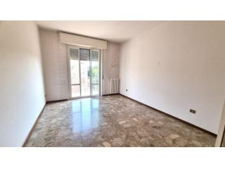 Trilocale in affitto a Parma