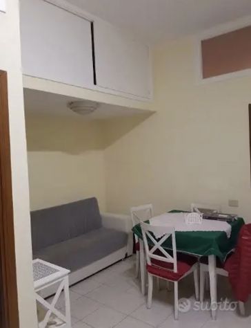 PALMAROLA CASAL DEL MARMO BiLOCALE ARREDATO CON CORTILE PRIVATO E POSTO AUTO - Foto 2