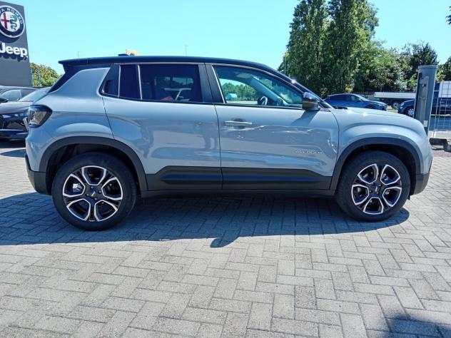 Jeep Avenger e-Hybrid 1.2 MHEV e-Hybrid Turbo Summit - Foto 4