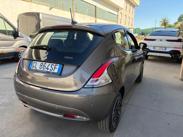 Lancia Ypsilon 1.0 FireFly 5 porte S&S Hybrid Gold - Foto 9