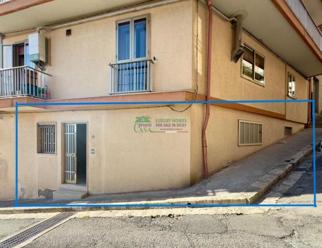 Rif. 9741 - Ufficio al Piano terra indipendente