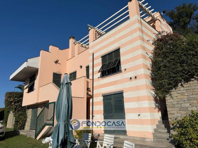 Villa in vendita a Savona, Legino