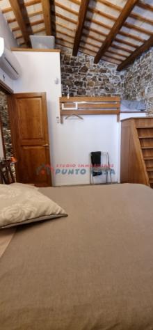 Erice vetta – Zona Madrice – Indipendente su 2 livelli, 70mq ca. - 3 vani + acc. + cortile interno. Ottime condizioni e rifiniture. Euro 600 CL G - Foto 9