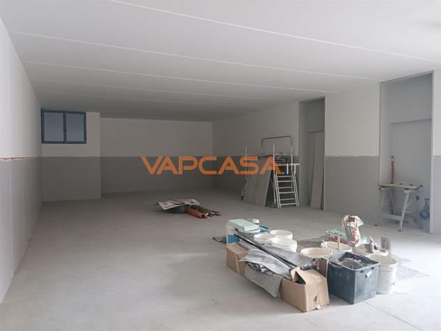 MAGAZZINO-DEPOSITO DI 75MQ CON ACCESSO CARRABILE + APPARTAMENTO RISTRUTTURATO