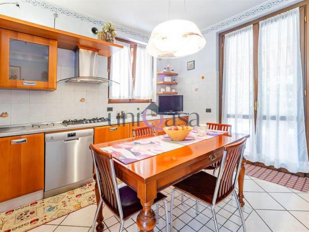 Meda (MB), vendesi villa singola con giardino privato – Eleganza, spazio e comfort per la tua famiglia. - Foto 19