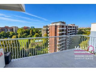 Trilocale arredato con box incluso - vista spettacolare