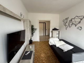 Casal bruciato per studenti o lavoratori, anche uso casa vacanze