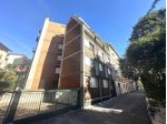 4 LOCALI CON TRIPLI SERVIZI E BALCONI IN CENTRO LECCO