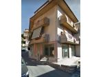 Ficarazzi: locale 110 mq 4 luci/vetrine