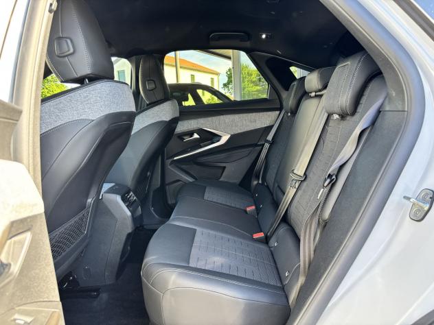 Peugeot 3008 Hybrid 145 GT Line e-DCS 6 #Cerchi 19" #AmbientLight - Foto 8
