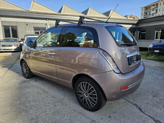 Lancia Ypsilon Ypsilon 1.4 8v Argento ecochic Gpl - Foto 4