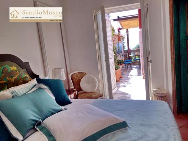 StudioMusco vende a Capri, in via Camerelle, la più prestigiosa strada dello shopping, introvabile appartamento con terrazzo a livello e vista panoram - Foto 6