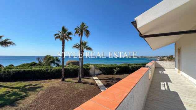 Villa indipendente fronte mare in affitto ad Arenella – Siracusa