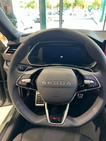 Škoda Octavia Octavia Wagon 2.0 TSI RS DSG - Foto 10