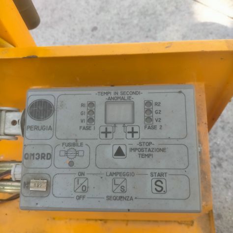 COPPIA DI SEMAFORI MOBILI DA CANTIERE - Foto 3