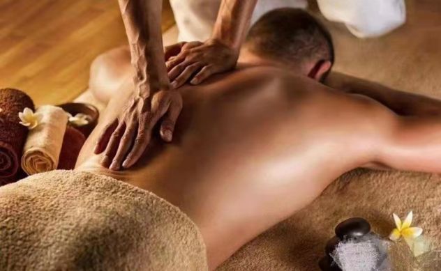 viale Angelico173 nuovo aperta nuovo arrivato due ragazze orientale ...massaggi Tel:3314794270