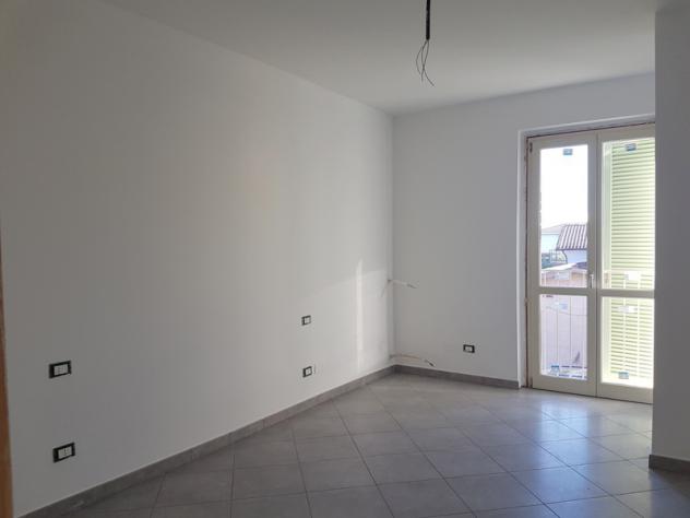 APPARTAMENTO di 5 vani e di 90 mq (MASSA - MARINA DI MASSA) rif. AC278 - Foto 2