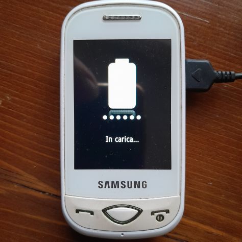 Samsung gt-b3410 non si accende da sostituire tasto accensione. Con suo caricaba - Foto 2