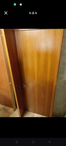 Porta in legno con sopraluce fisso