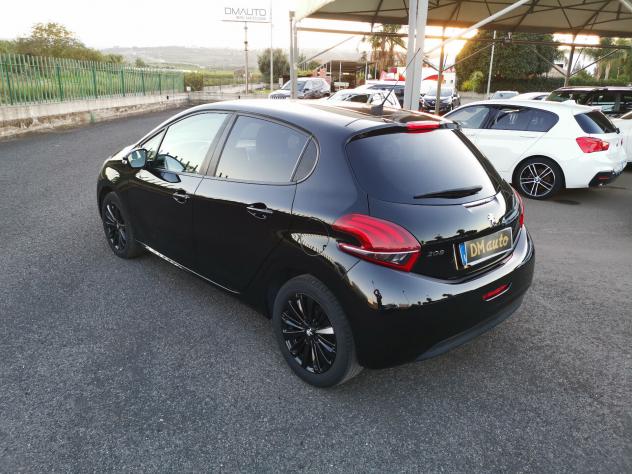 Peugeot 208 BlueHDi 75 5 porte Black Line 2 - Foto 4