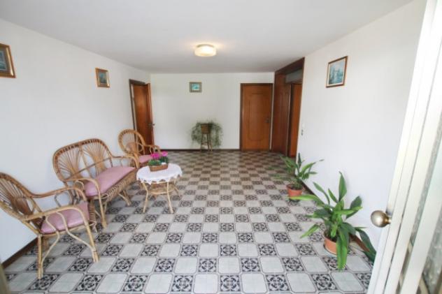 Villa di 327 m² con più di 5 locali e box auto doppio in vendita a Selvazzano Dentro - Foto 3