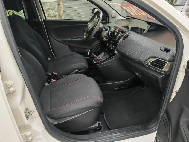 LANCIA YPSILON 0.9 ECOCHIC GOLD CV84 KW62 - Foto 8
