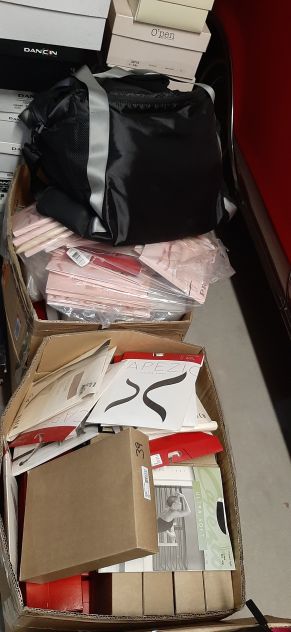 Scarpe e accessori Danza Capezio / sposa totale ca. 300 pezzi - Foto 4