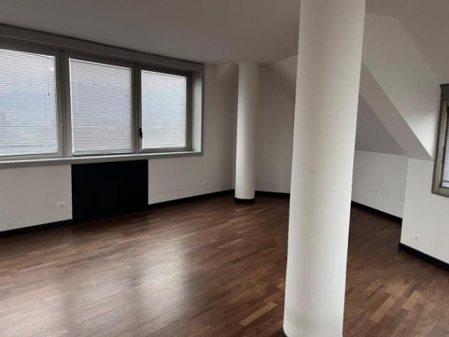 Immobile di 160 m² con 4 locali in affitto a Brescia - Foto 2