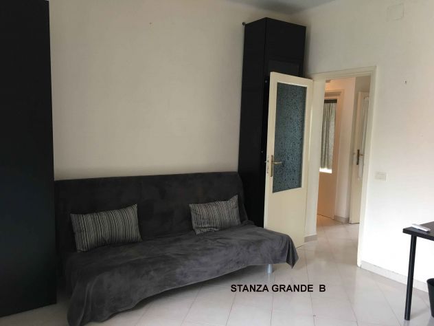Stanza singola solo per maschi studenti/specializzandi o lavoratori fuori sede. - Foto 2
