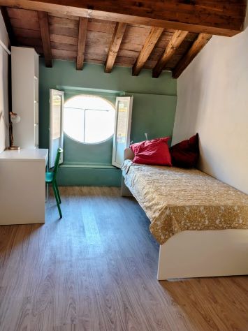 Affittasi Ampia Stanza Singola – Modena Centro Storico – Solo Studentessa