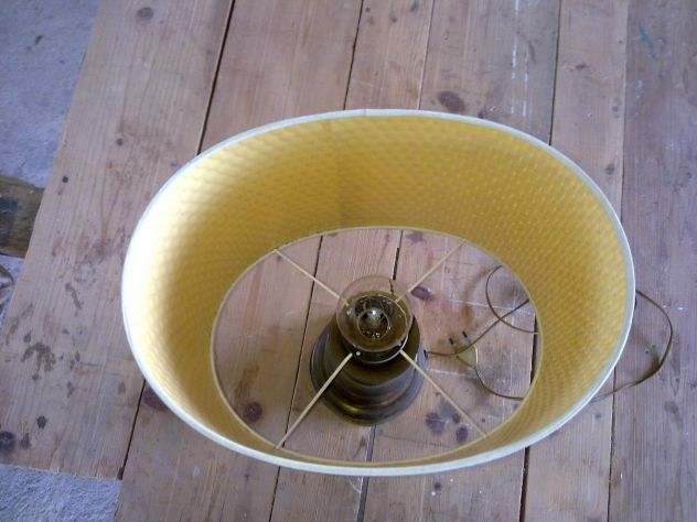 Lampada Paralume da tavolo base in Ottone Brunito e tessuto intrecciato - Foto 3