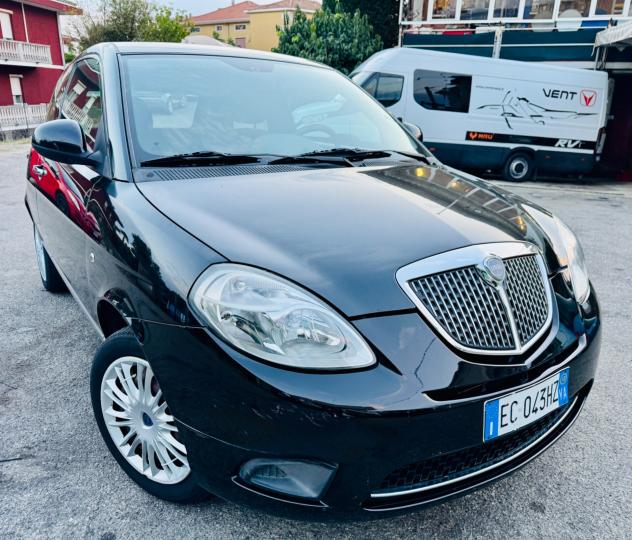 Lancia Ypsilon 1.2 Versus !!!!!!!!!!!!!!! - Foto 2