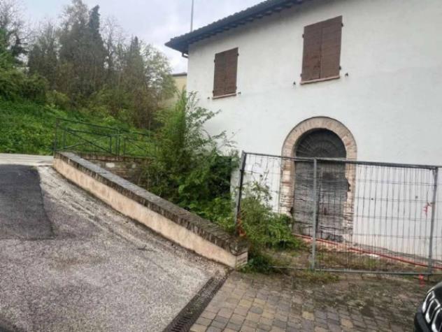 Immobile in asta di 214 m² con più di 5 locali in vendita a San Severino Marche - Foto 2