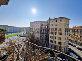 Stanza in appartamento in affitto a Torino